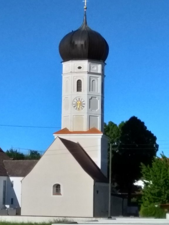 Grossansicht in neuem Fenster: Jebertshausen:  Katholische Filialkirche St. Peter und Paul